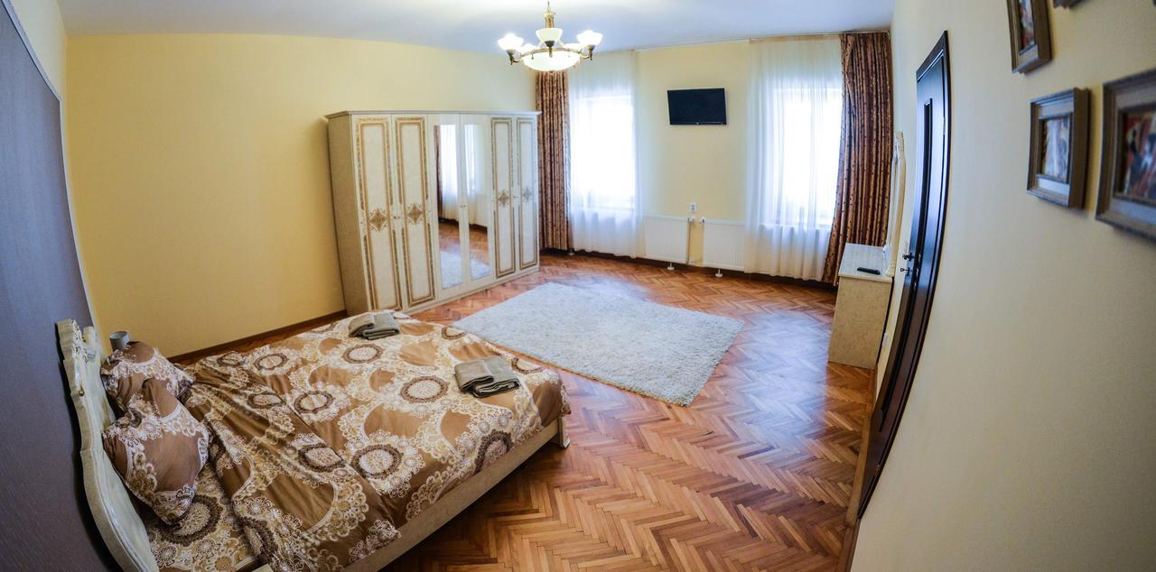 Apartment Luca Poarta Schei ブラショフ エクステリア 写真