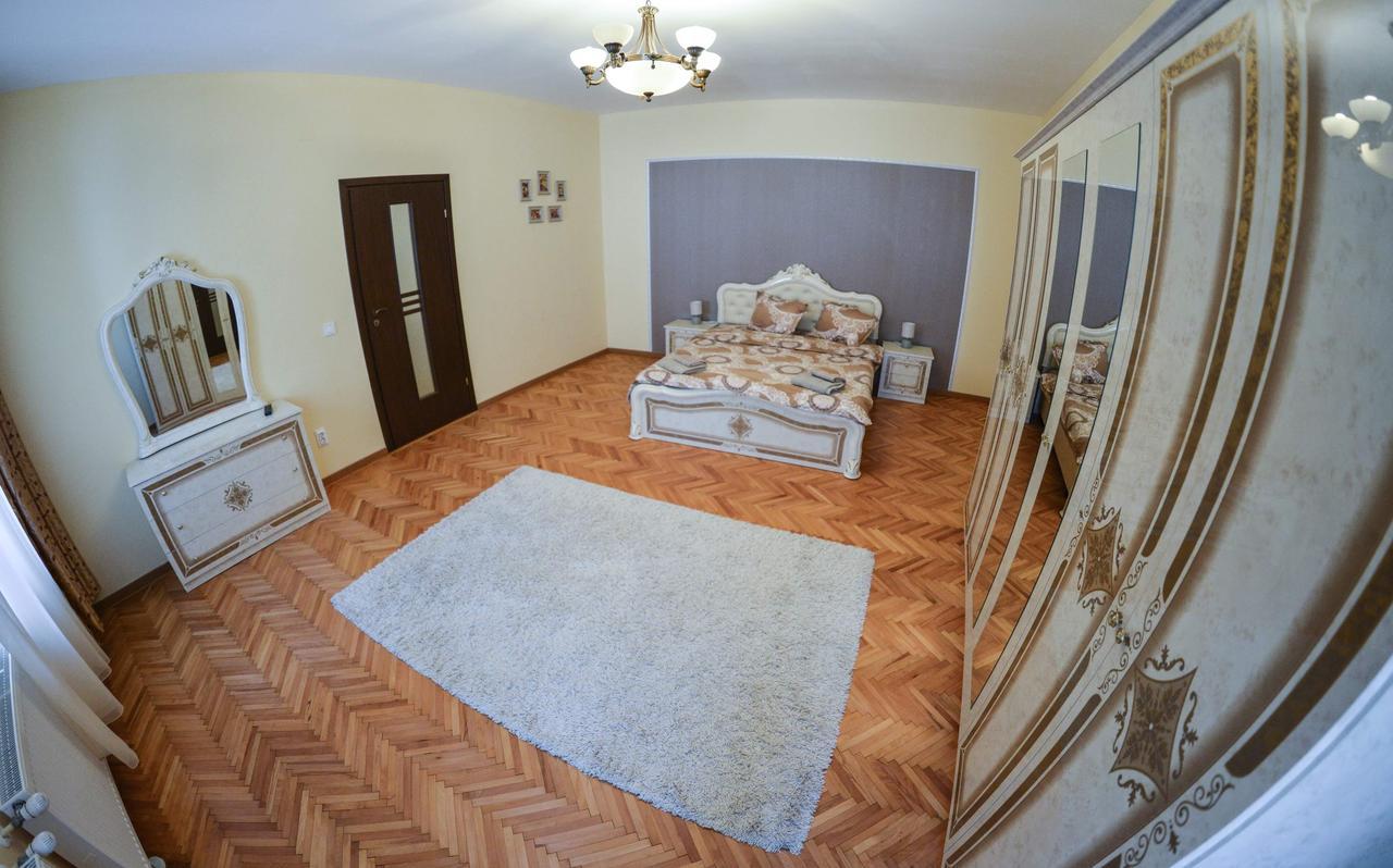 Apartment Luca Poarta Schei ブラショフ エクステリア 写真