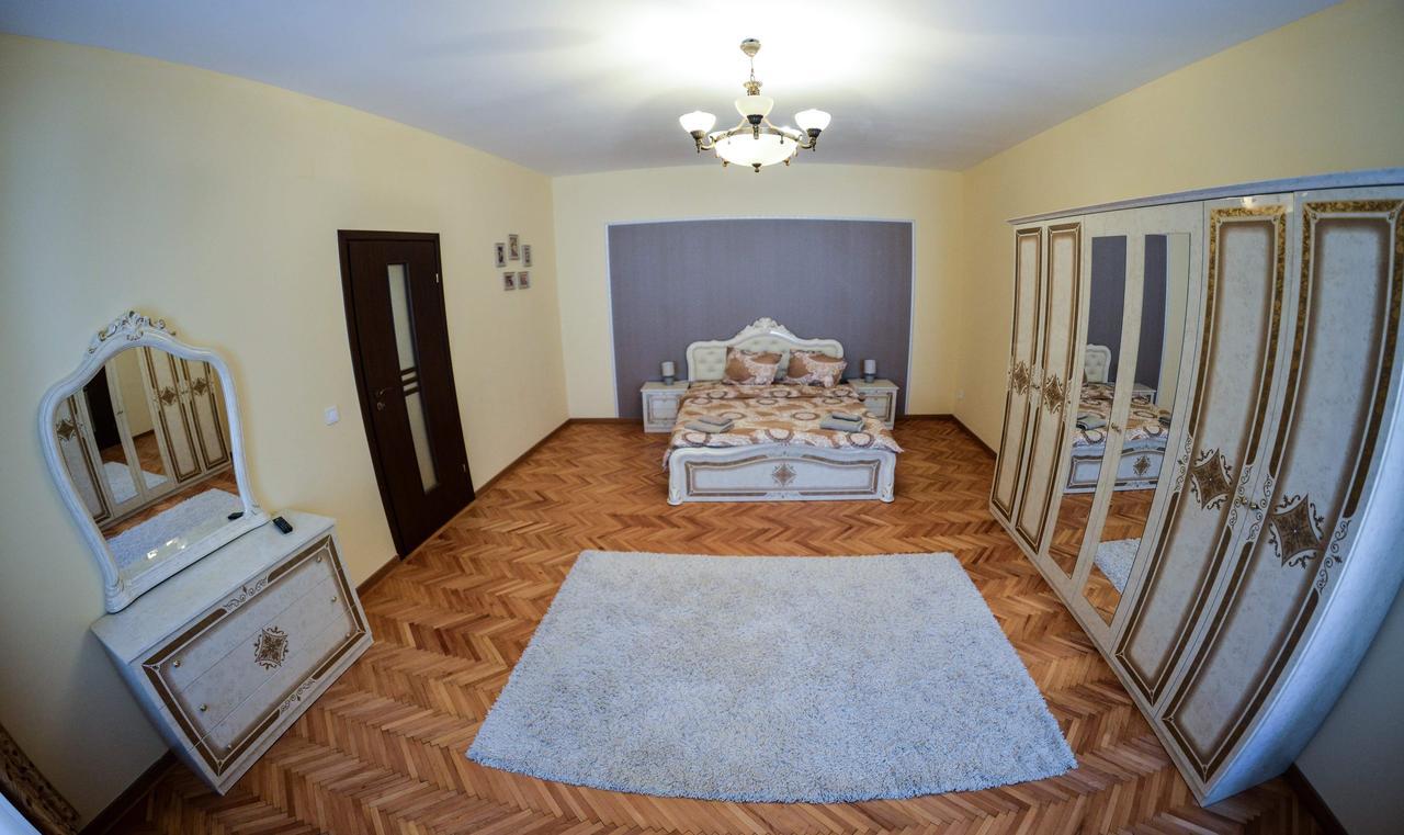 Apartment Luca Poarta Schei ブラショフ エクステリア 写真